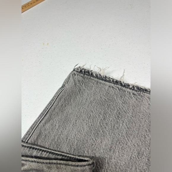 American Eagle Distressed Gray Wash Mom Jean Women’s Size 8 - Picture 7 of 11